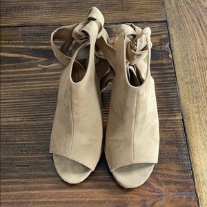 Wrap up, open toe booties